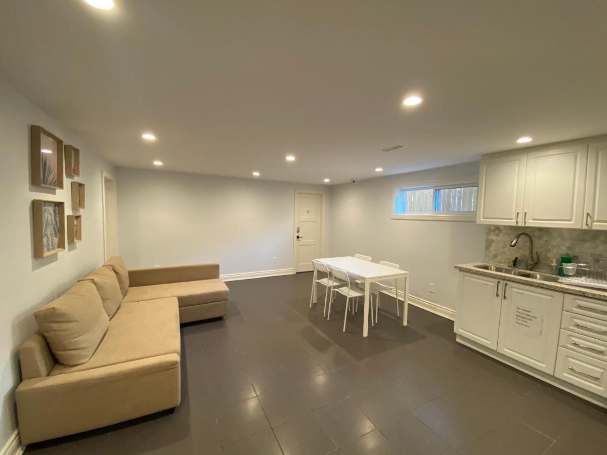 Yonge And Finch Subway !S Spacious And Modern Private Bd With Shared Bathroom Toronto Zewnętrze zdjęcie
