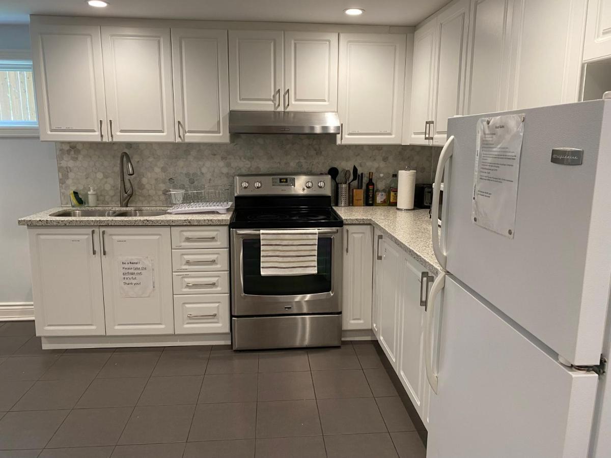 Yonge And Finch Subway !S Spacious And Modern Private Bd With Shared Bathroom Toronto Zewnętrze zdjęcie
