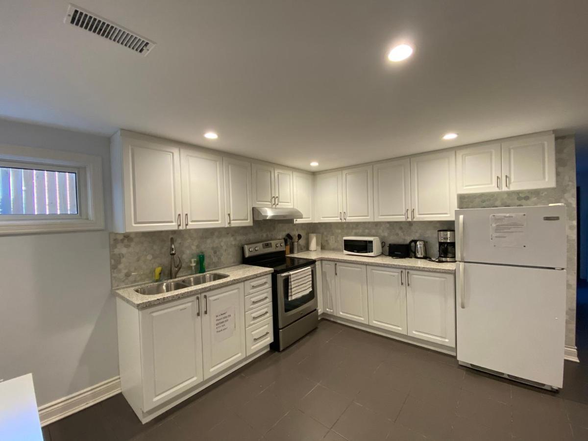 Yonge And Finch Subway !S Spacious And Modern Private Bd With Shared Bathroom Toronto Zewnętrze zdjęcie